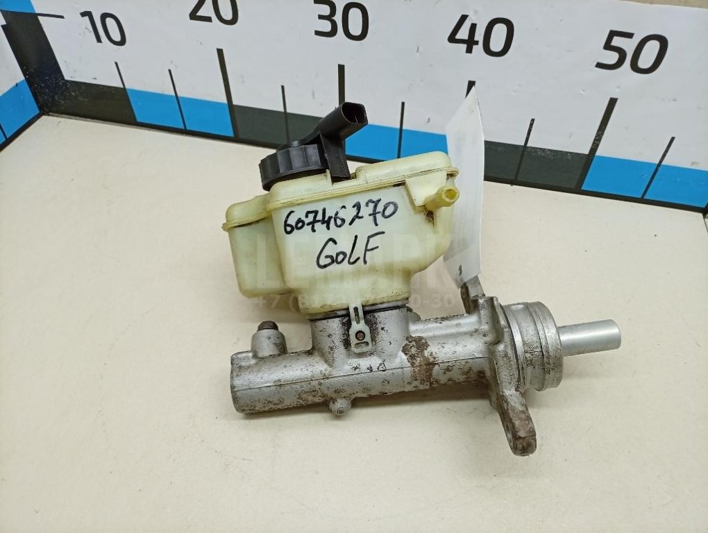 Цилиндр тормозной главный