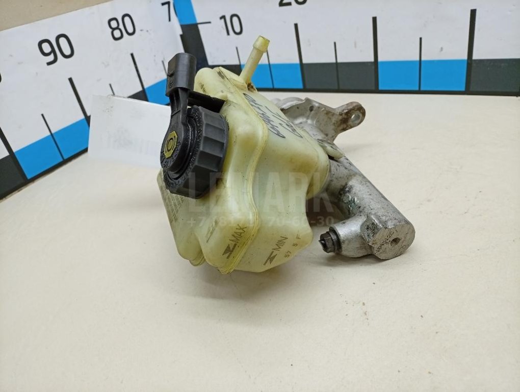 Цилиндр тормозной главный