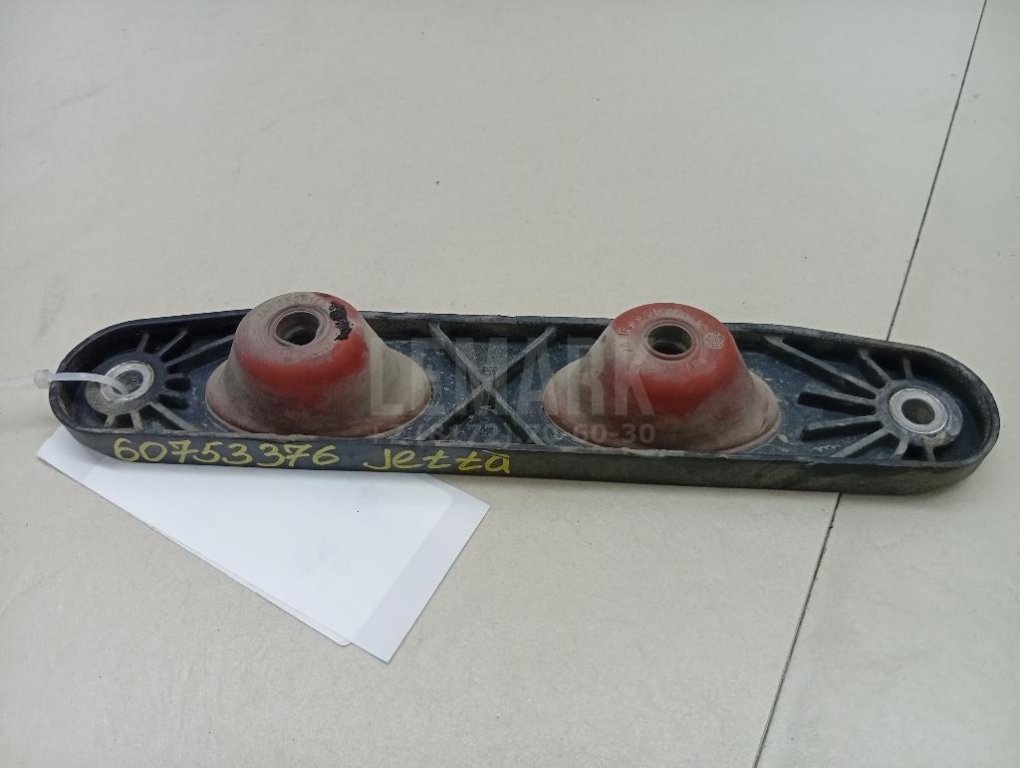 Кронштейн глушителя