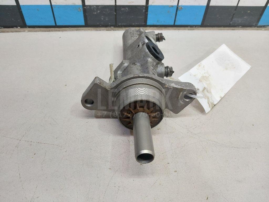 Цилиндр тормозной главный