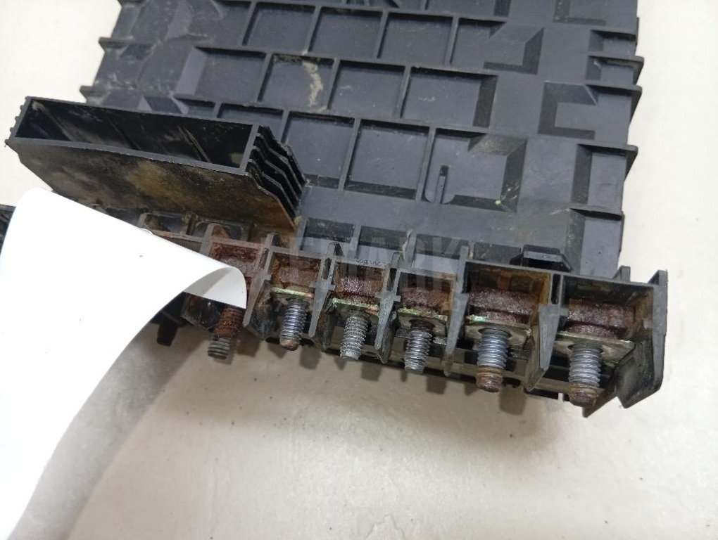 Блок предохранителей