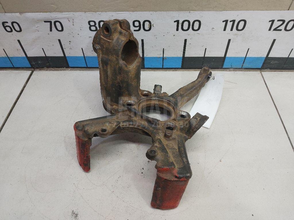 Кулак поворотный передний правый