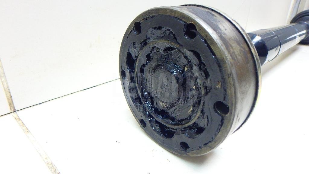 Полуось передняя правая