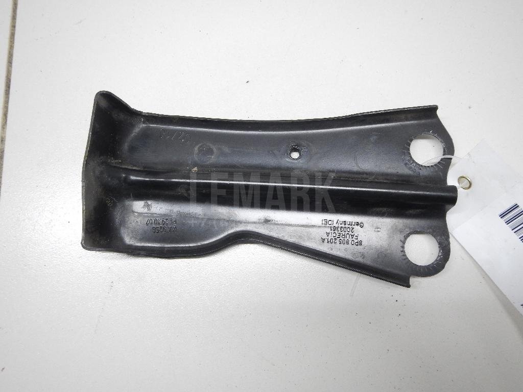 Элемент передней панели для  Alfa Romeo Giulietta 2010-2020