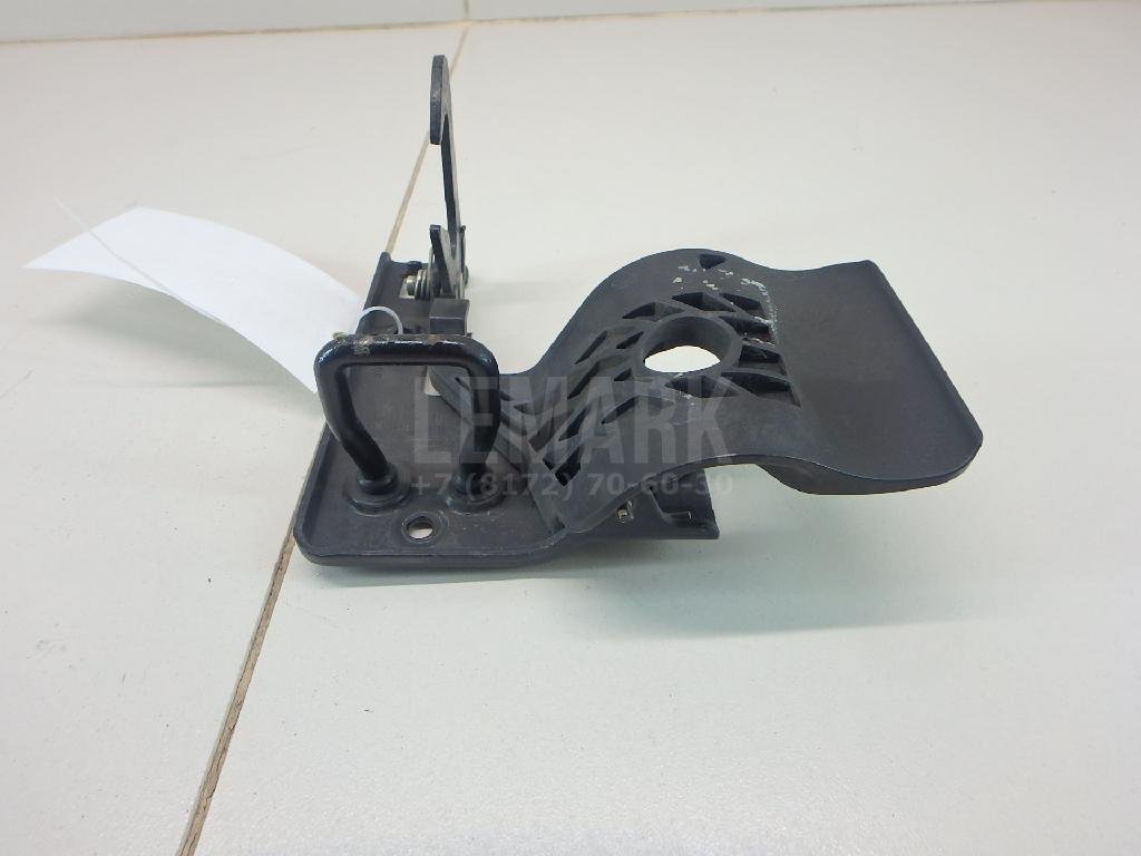 Крючок капота