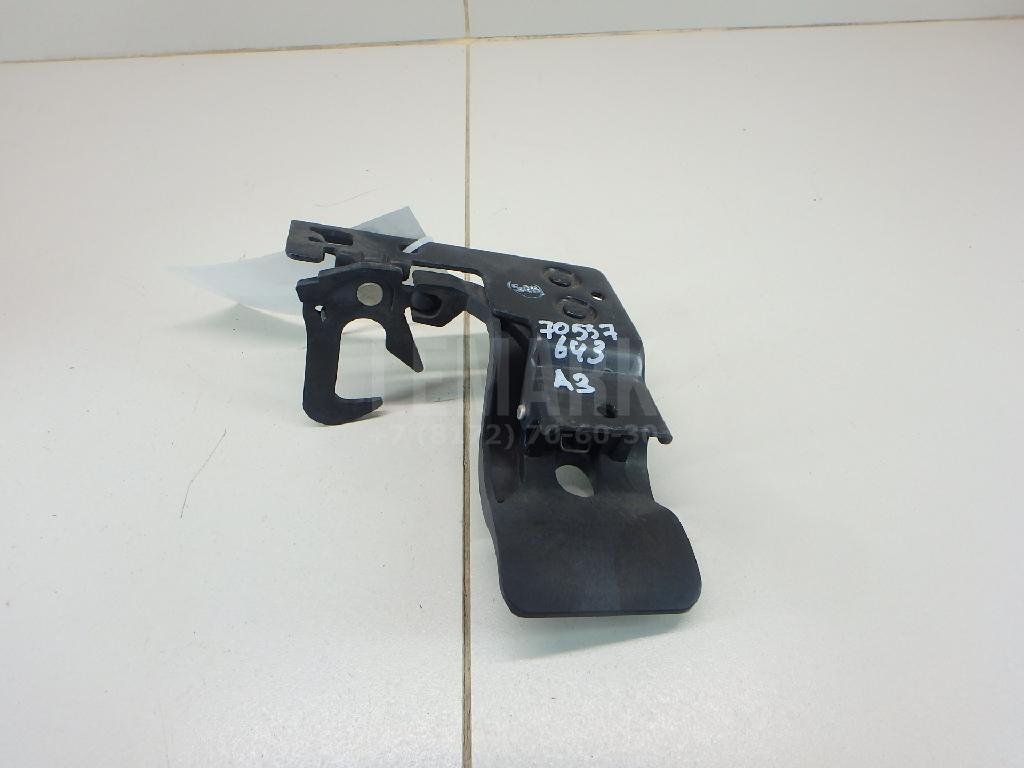 Крючок капота