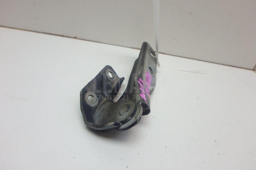 Петля капота левая