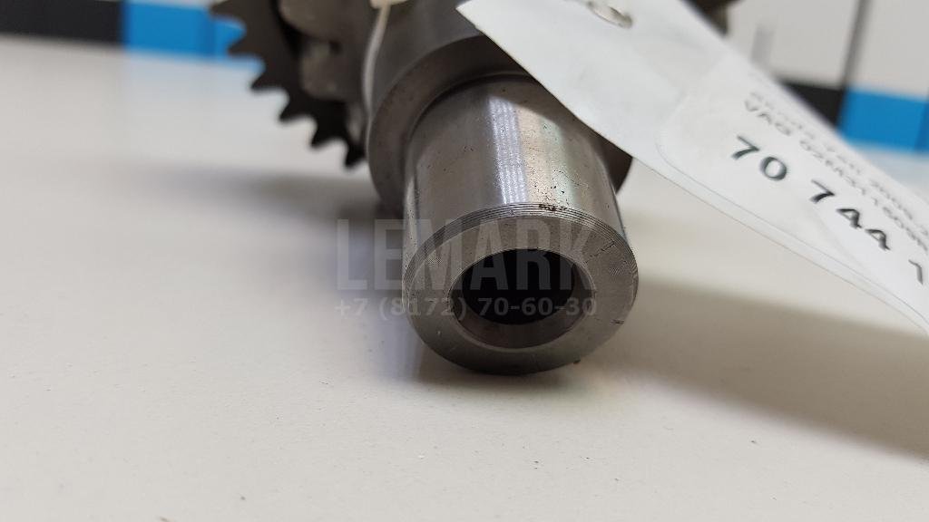 Ось шестерни задней передачи