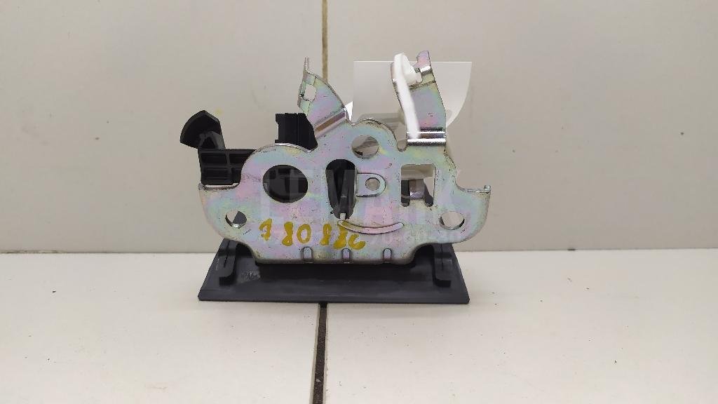 Замок багажника