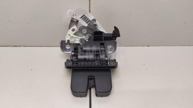 Замок багажника