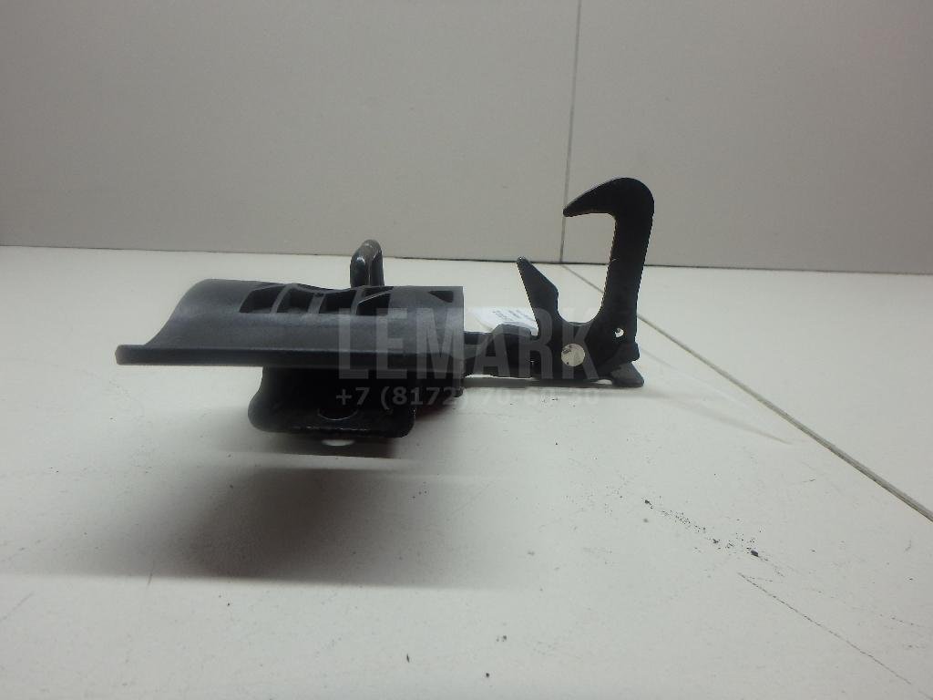 Крючок капота