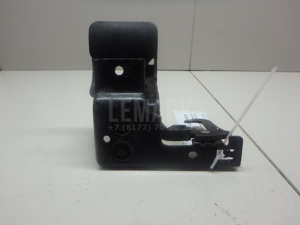 Крючок капота