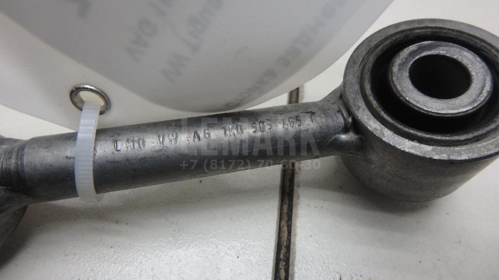 Стойка заднего стабилизатора