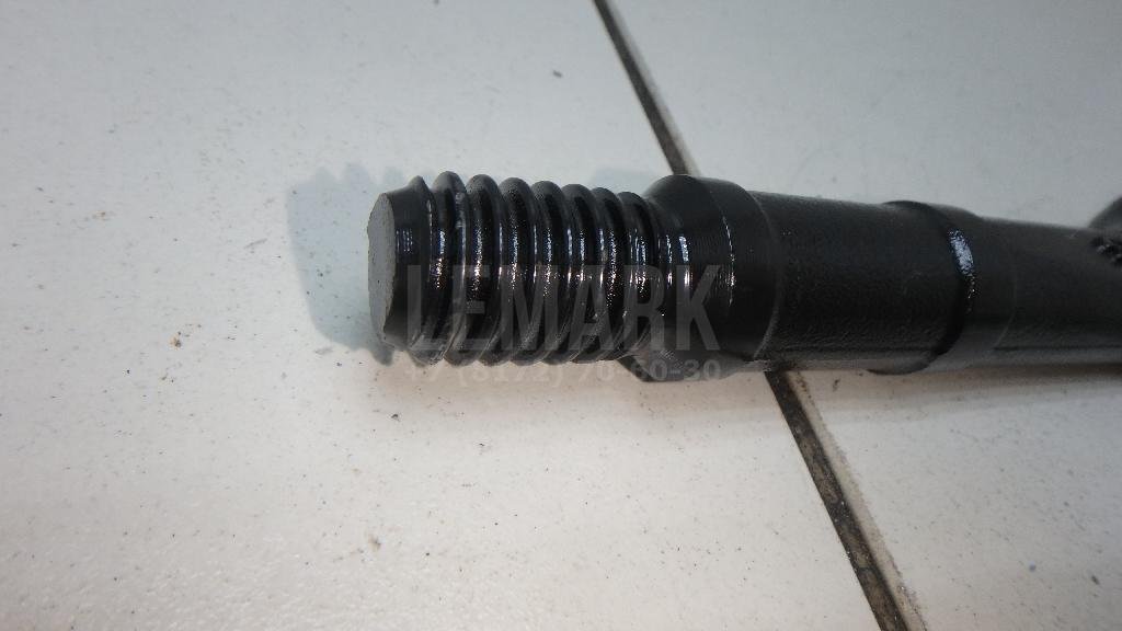 Крюк буксировочный