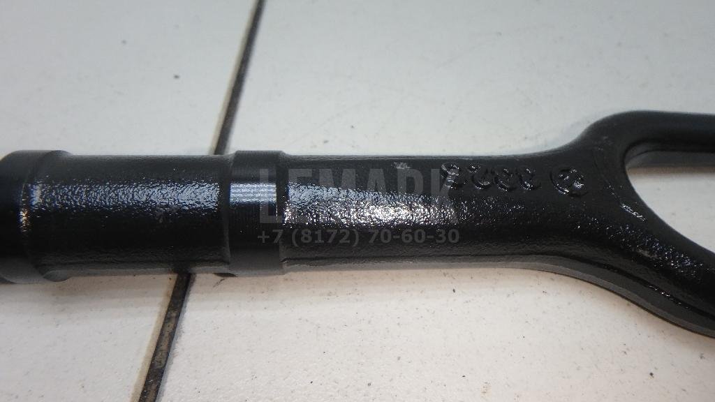 Крюк буксировочный