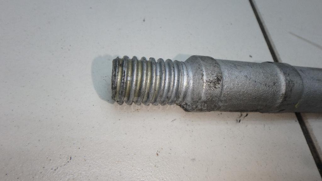 Крюк буксировочный