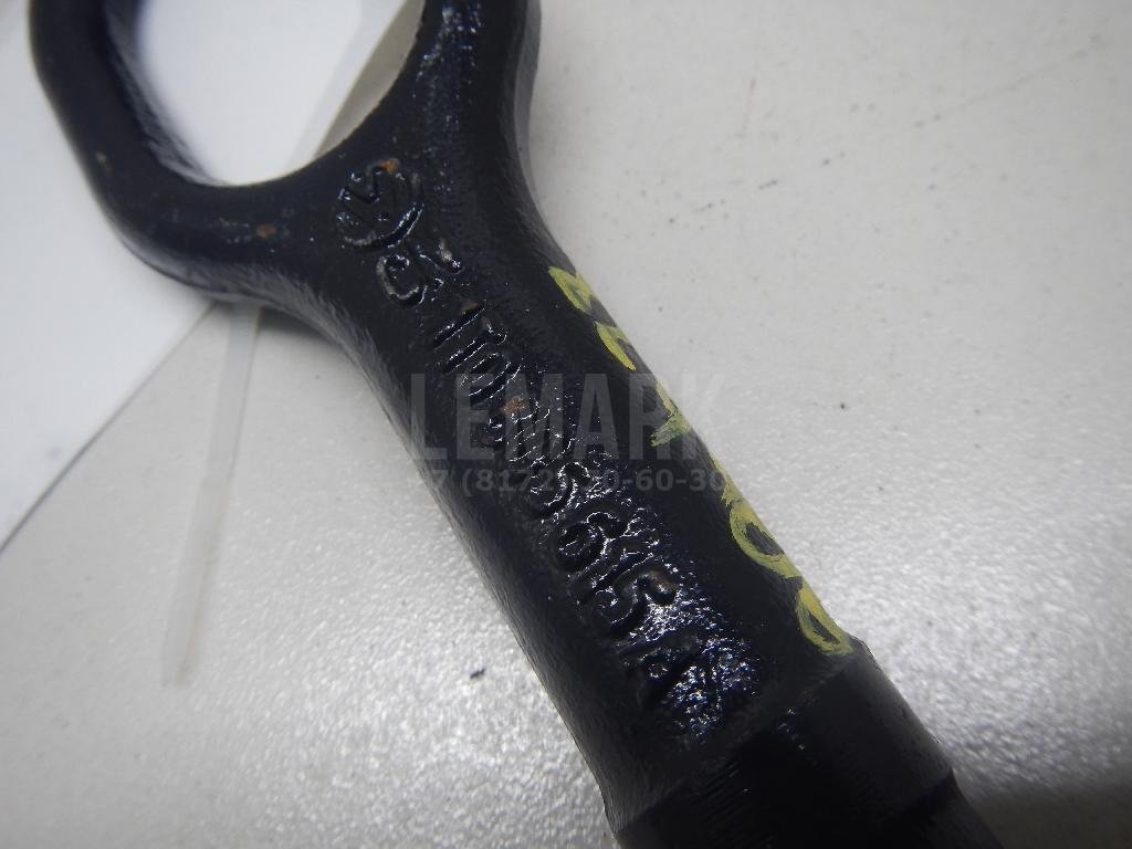 Крюк буксировочный