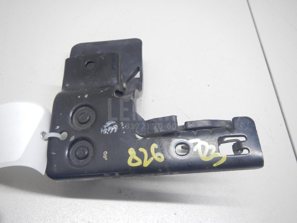 Крючок капота