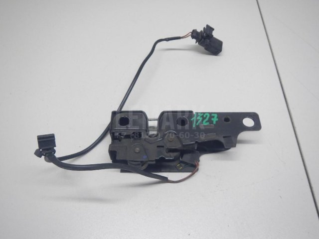 Замок капота