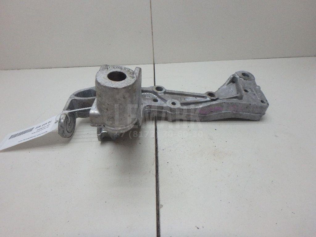 Кронштейн переднего рычага
