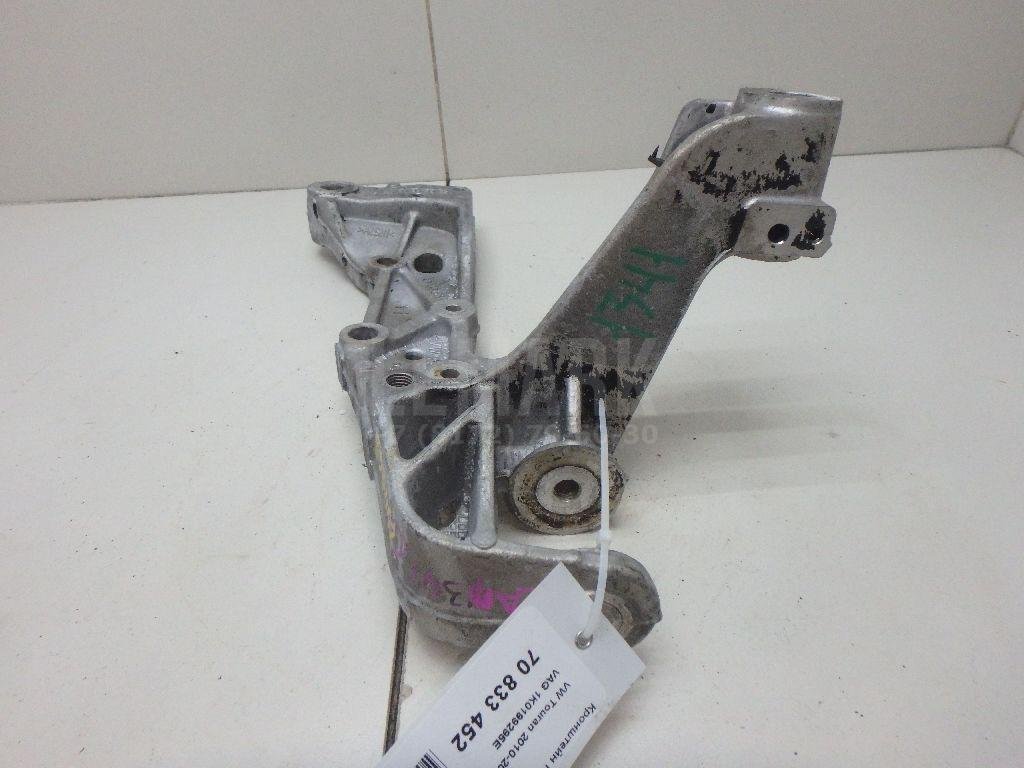 Кронштейн переднего рычага