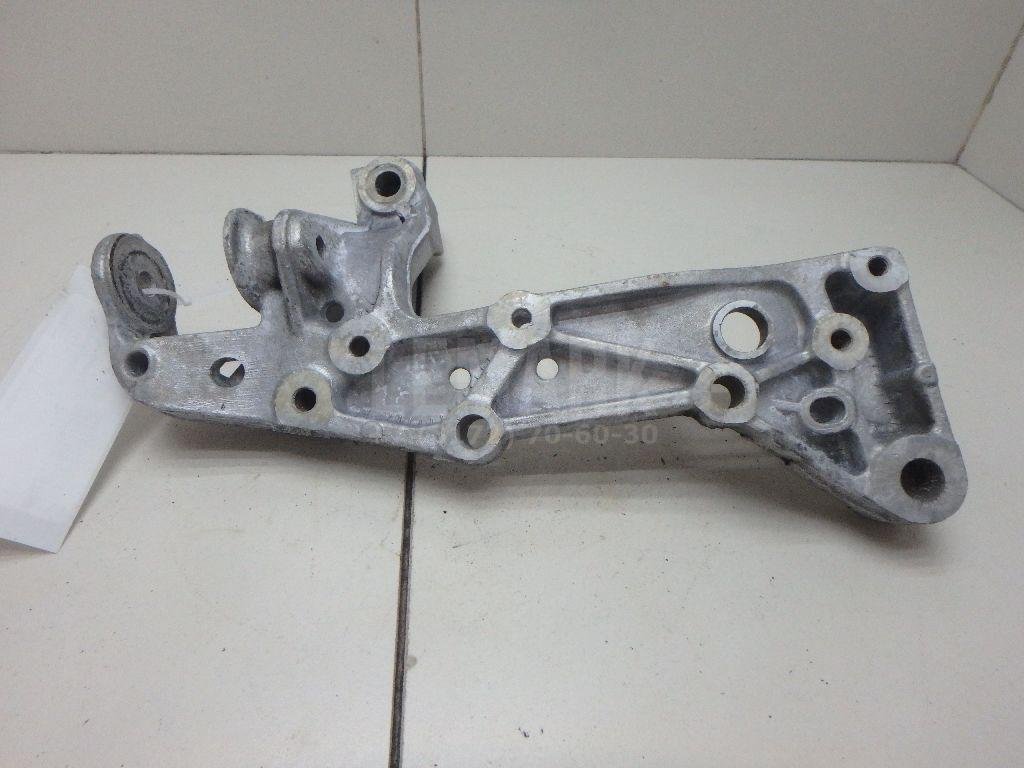 Кронштейн переднего рычага