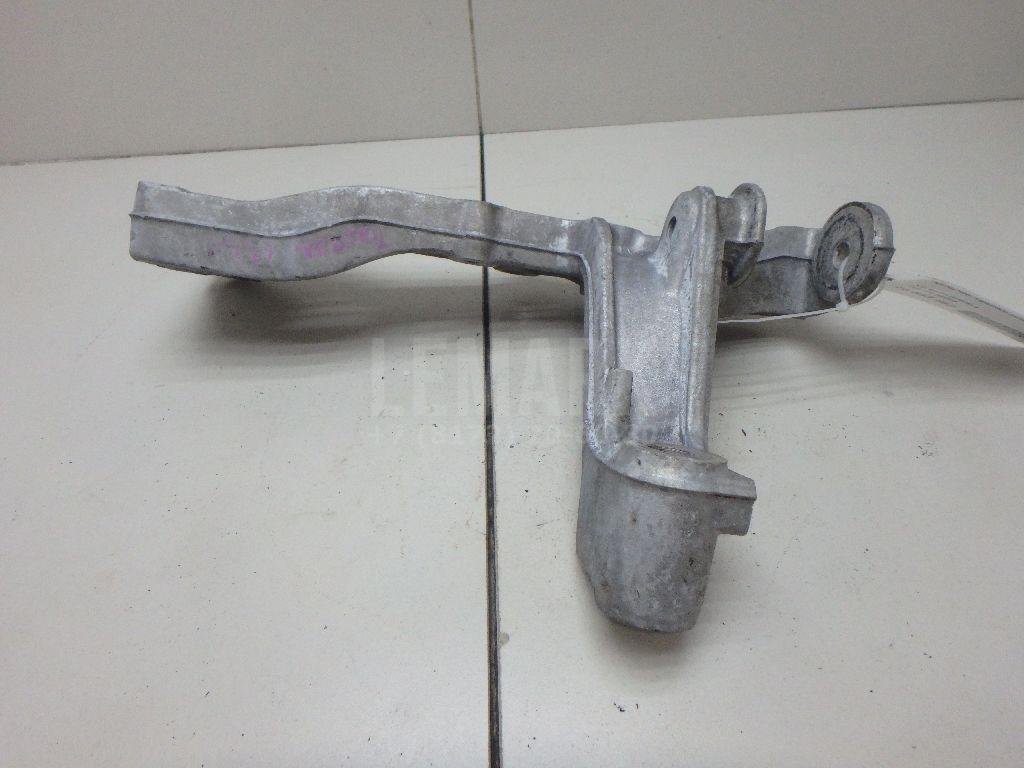 Кронштейн переднего рычага