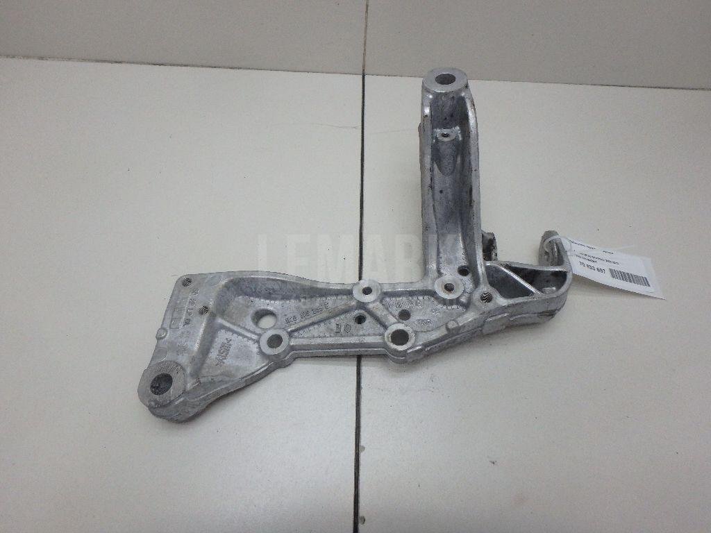 Кронштейн переднего рычага