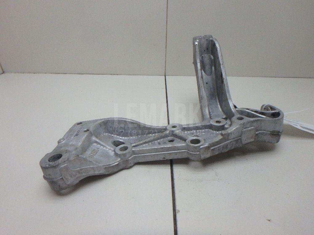 Кронштейн переднего рычага