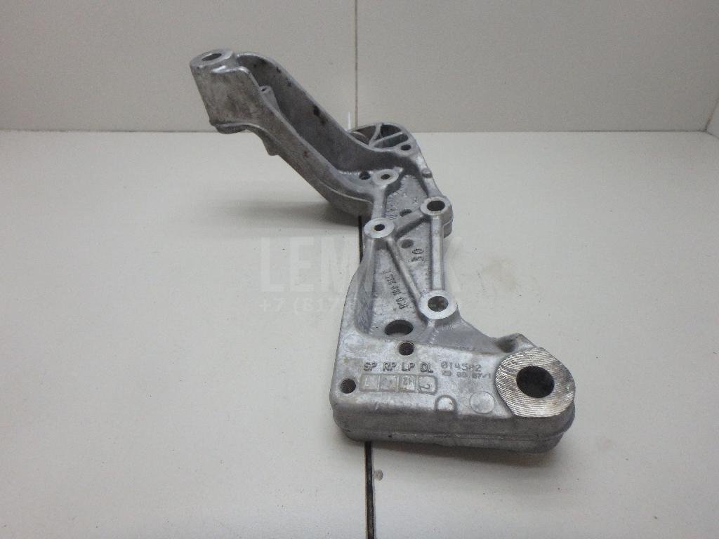 Кронштейн переднего рычага