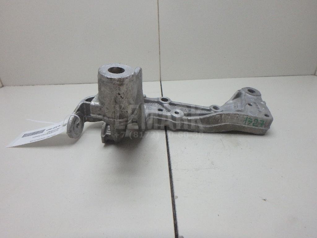 Кронштейн переднего рычага