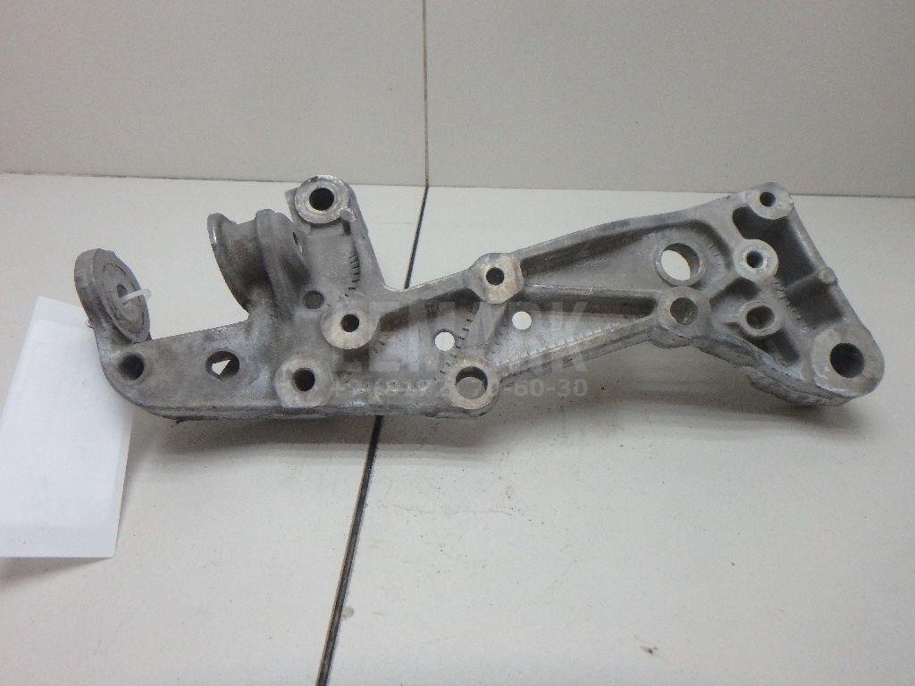 Кронштейн переднего рычага