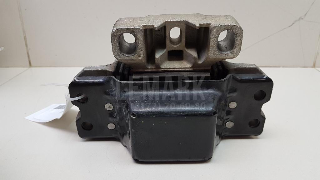 Опора КПП левая