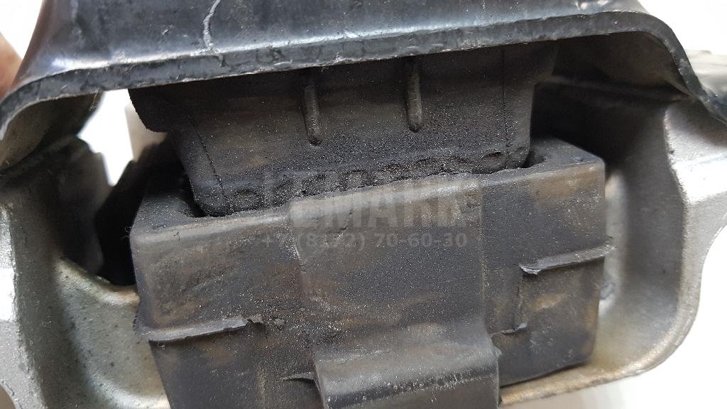 Опора КПП левая