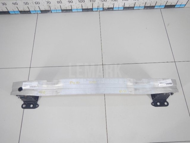 Усилитель переднего бампера