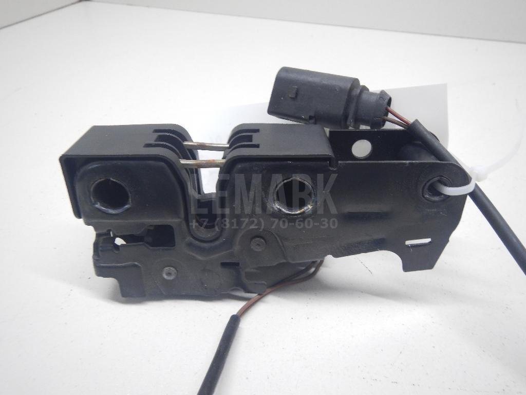 Замок капота