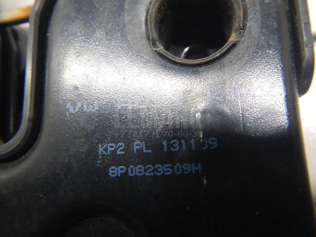 Замок капота