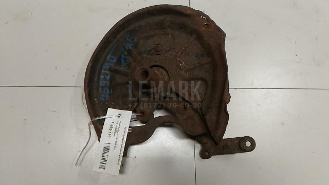 Кулак поворотный задний левый