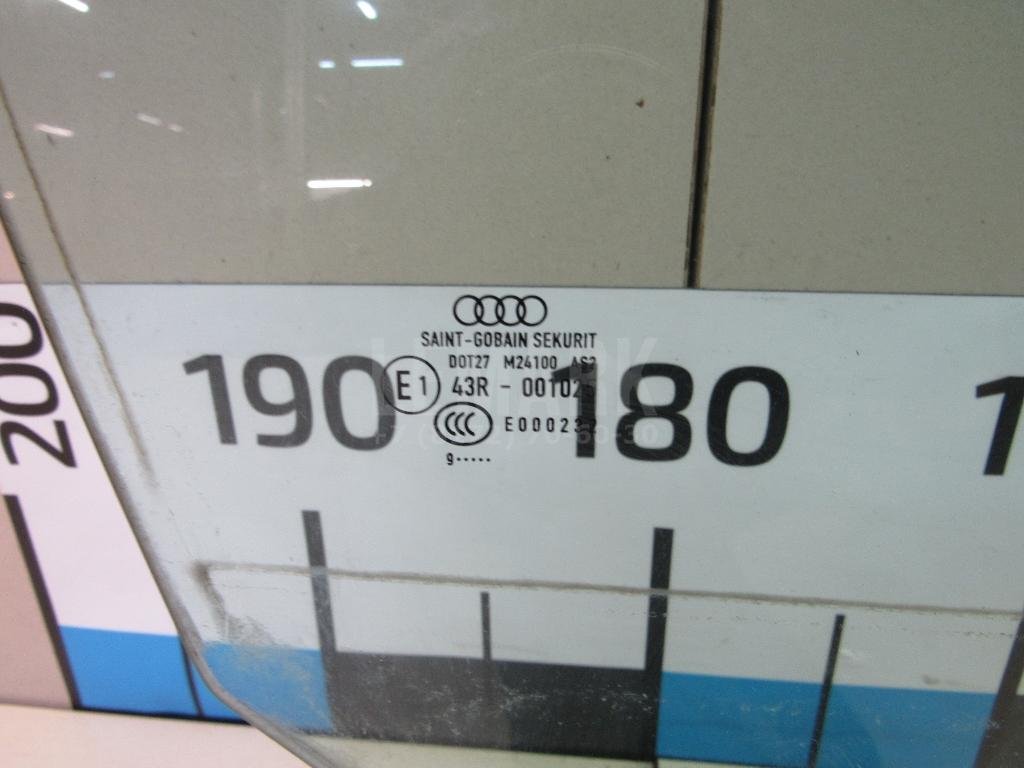 Стекло двери передней правой