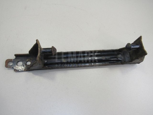 Кронштейн глушителя