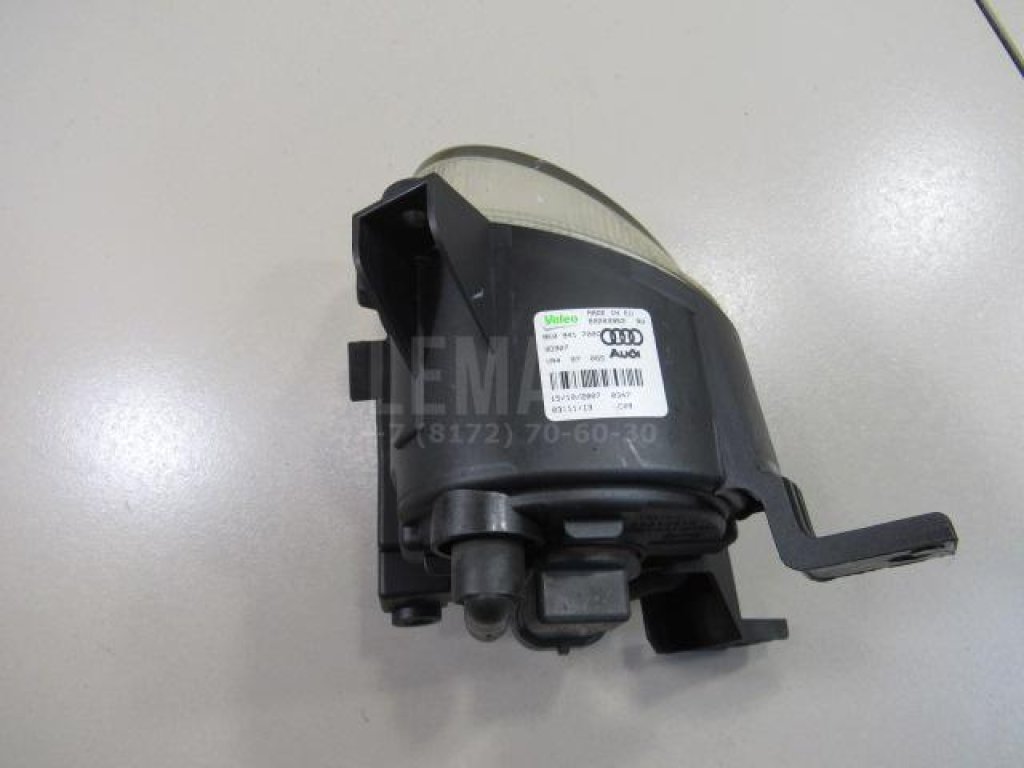 Фара противотуманная правая