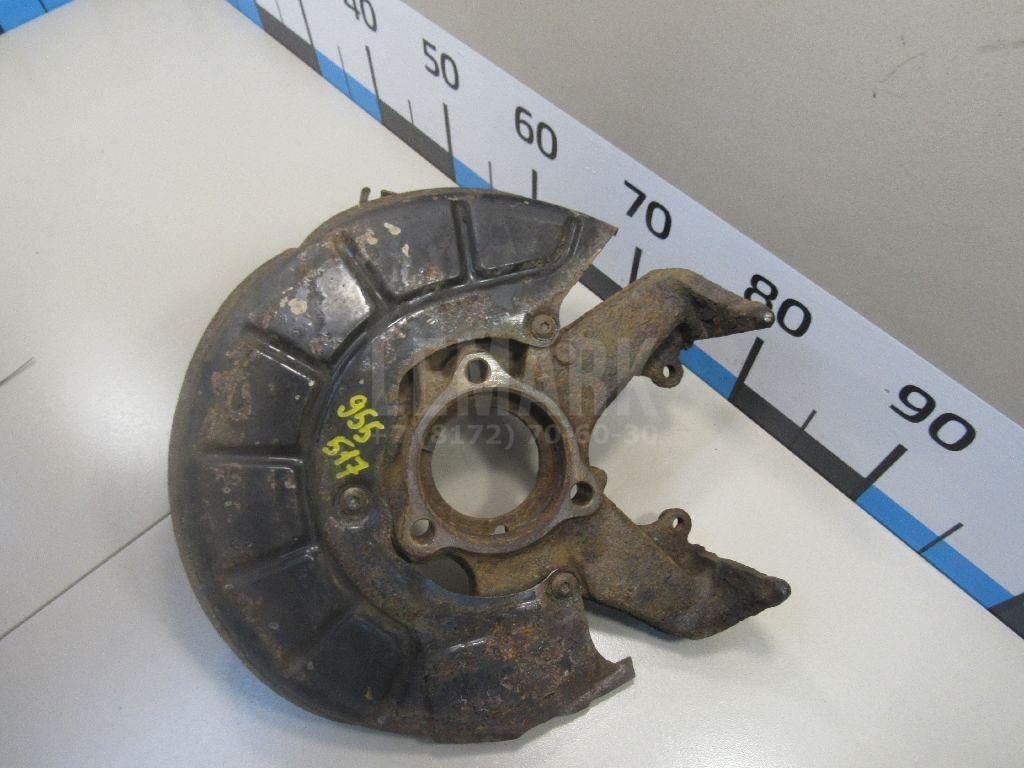 Кулак поворотный передний правый