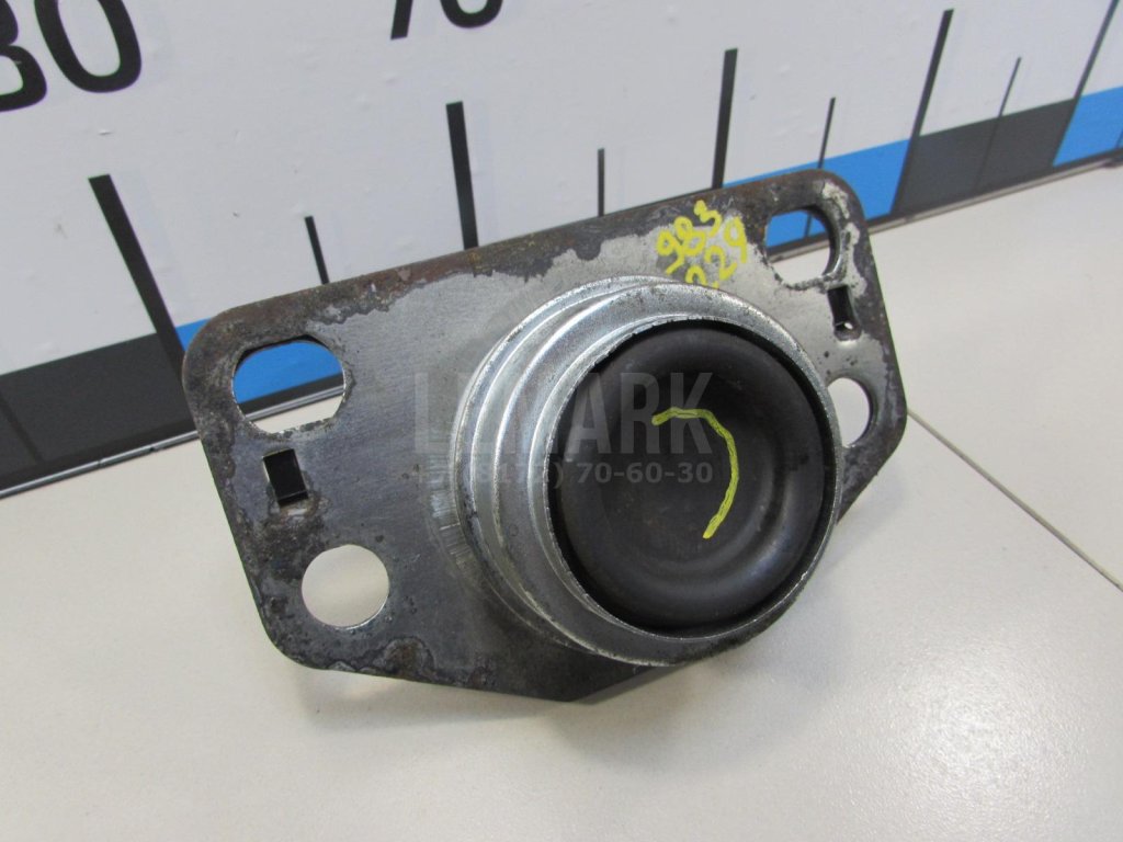 Опора двигателя