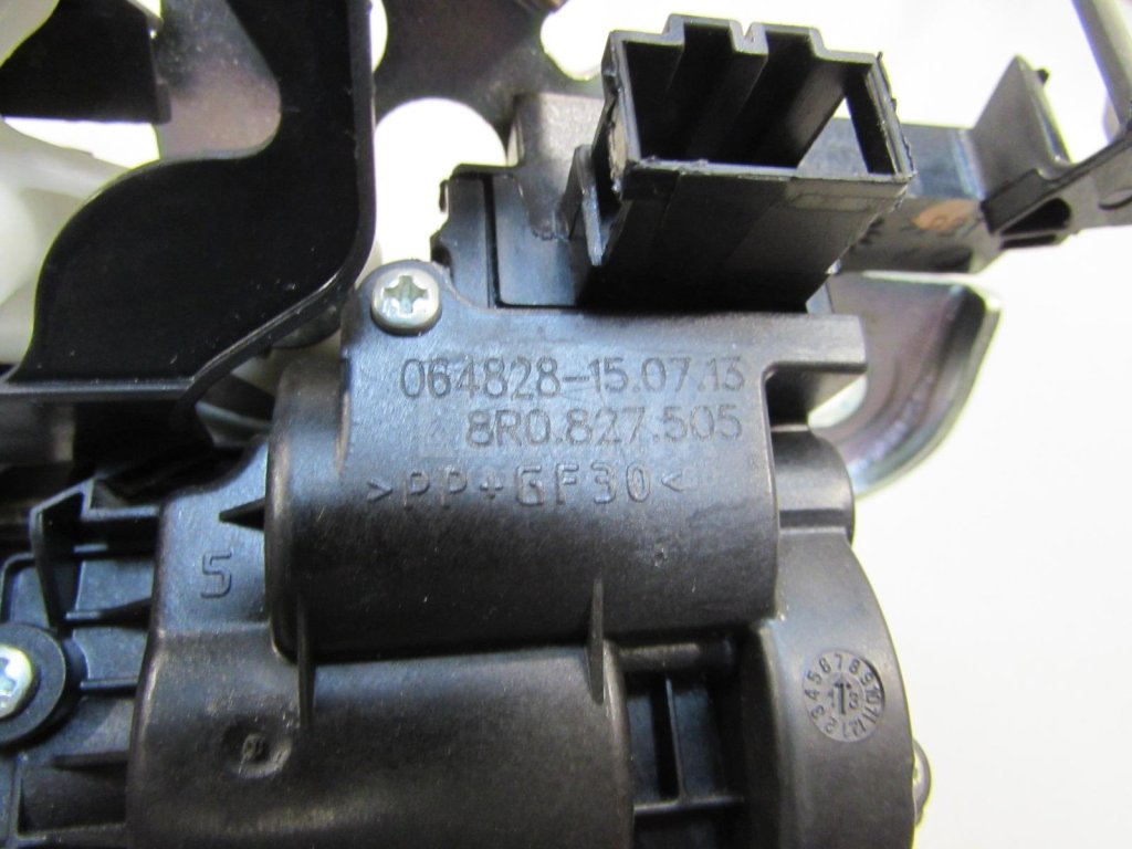 Замок багажника