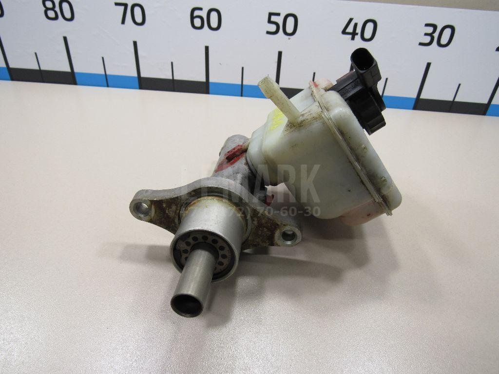 Цилиндр тормозной главный