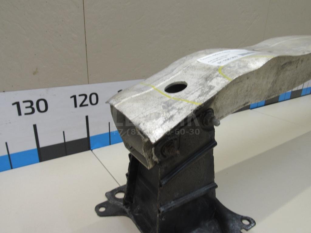 Усилитель переднего бампера