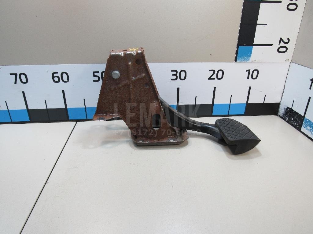 Педаль тормоза