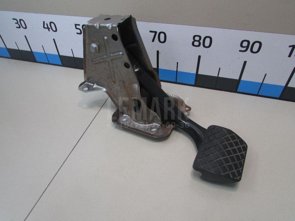 Педаль тормоза