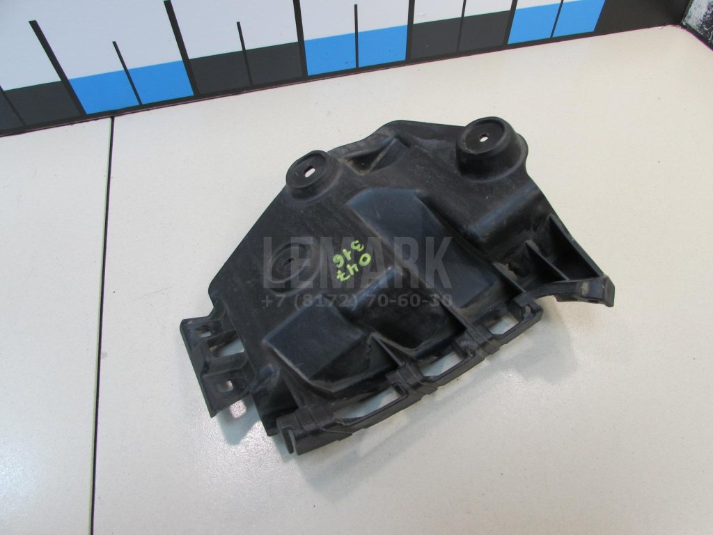 Направляющая заднего бампера левая