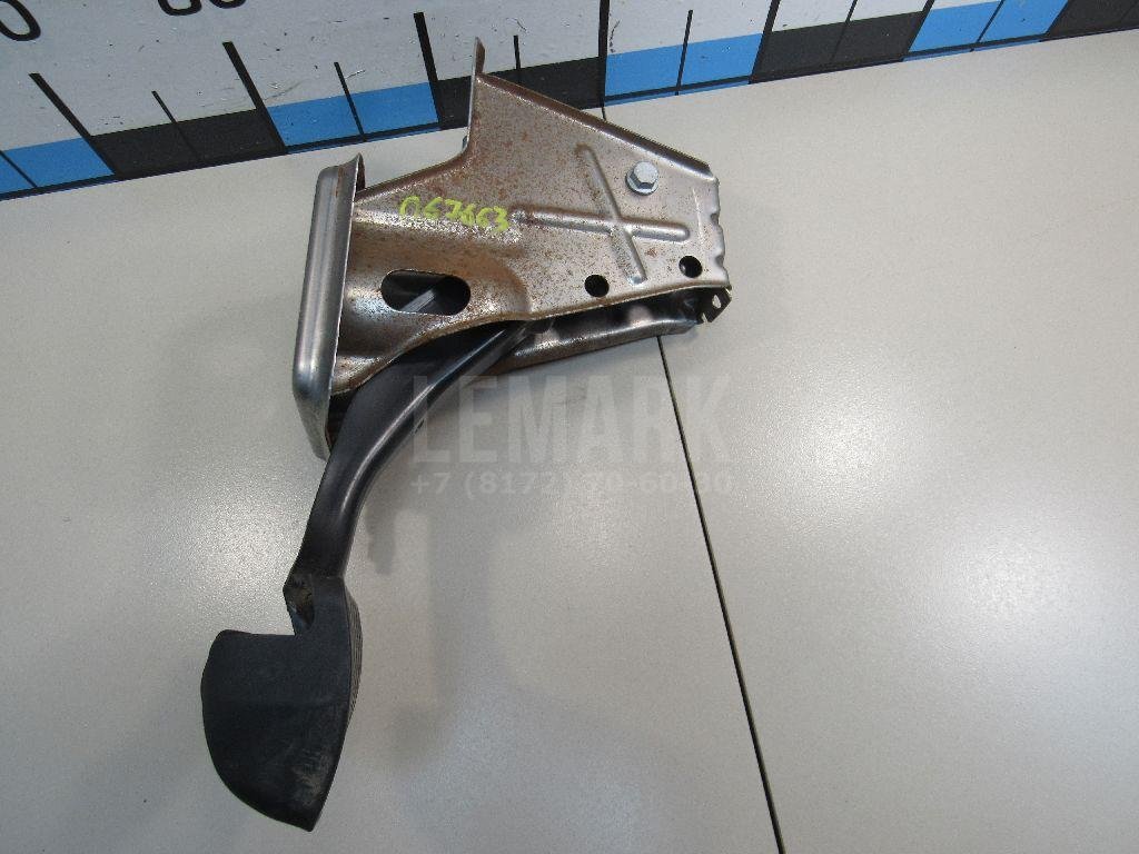 Педаль тормоза